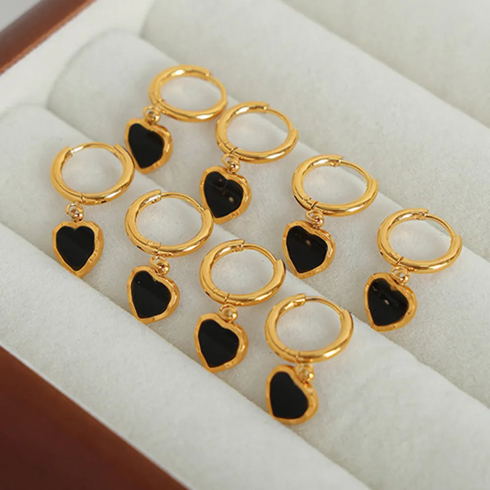 18K Vergulde Hartvormige Oorhangers – Elegant & Tijdloos